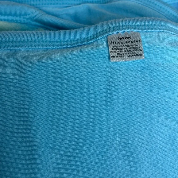 Tidepool Watercolor Large Cloud Blanket - Picture 4 of 7